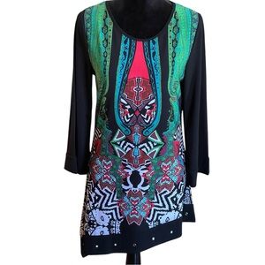 CALEESA GEOMETRIC PRINT ASYMMETRICAL TUNIC SZ SM EUC